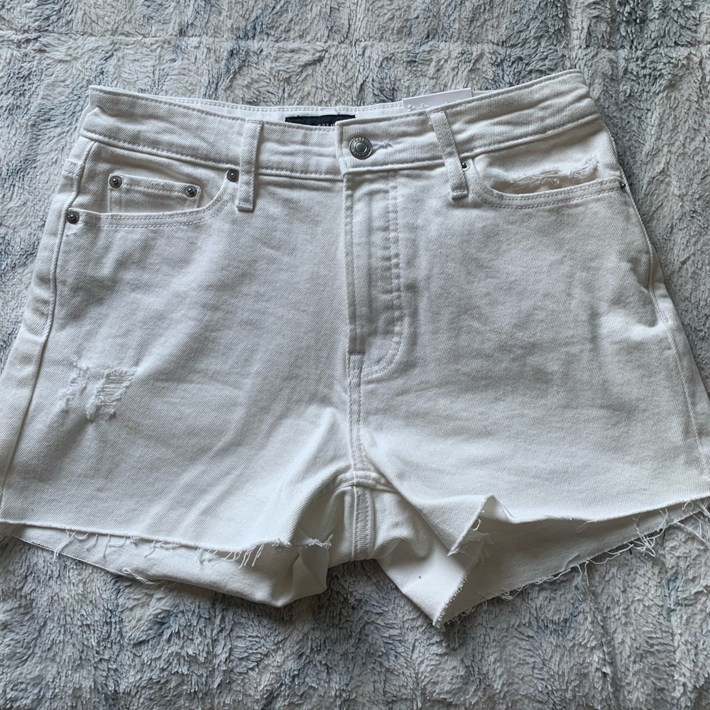 White Free Assembly shorts. Size two.